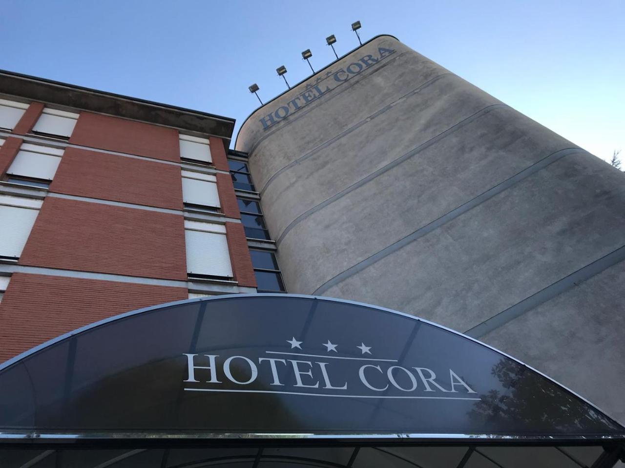 Hotel Cora Carate Brianza Exterior photo